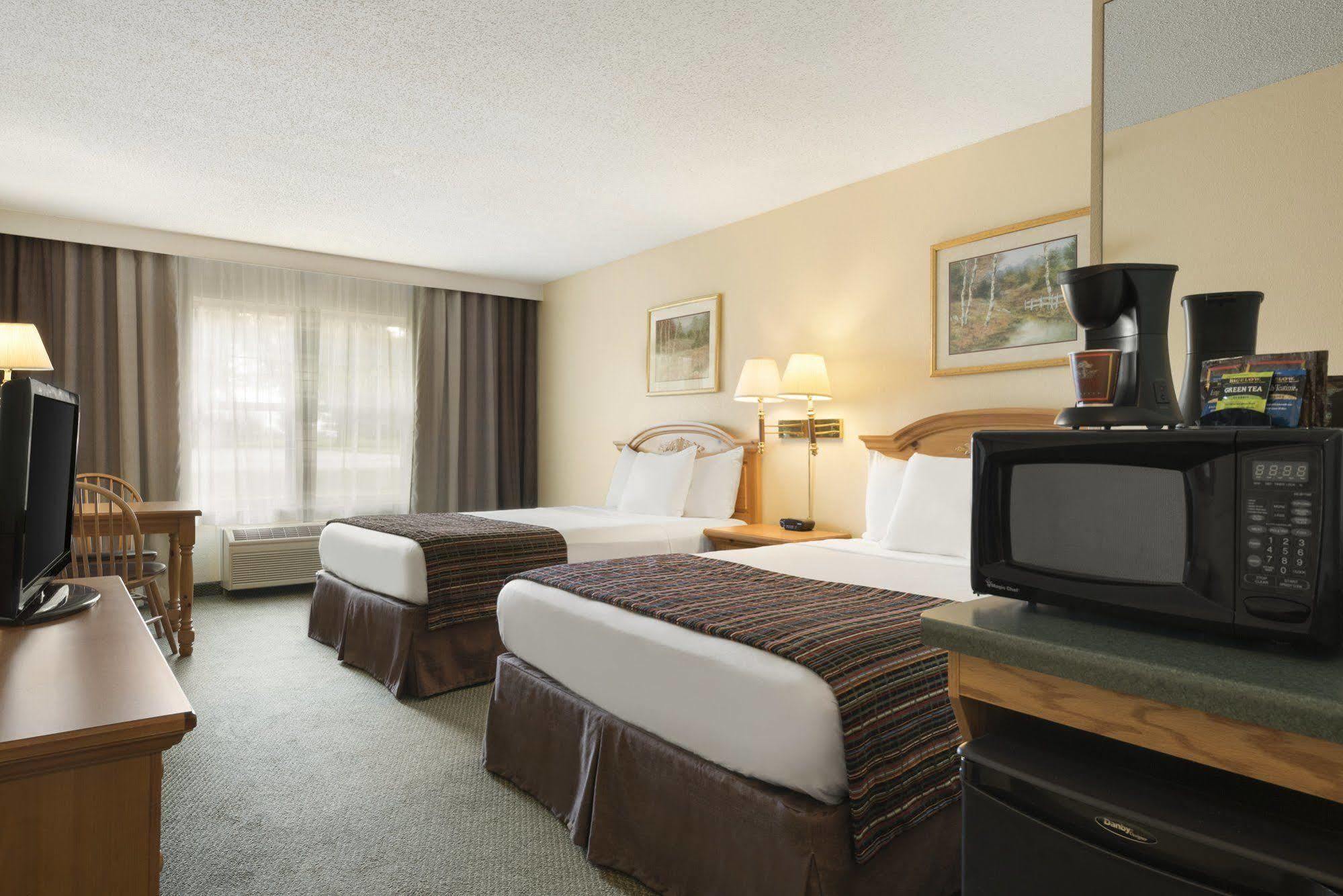 Country Inn & Suites By Radisson, Mason City, Ia Exterior photo